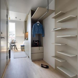 Studio City Lit King-Size